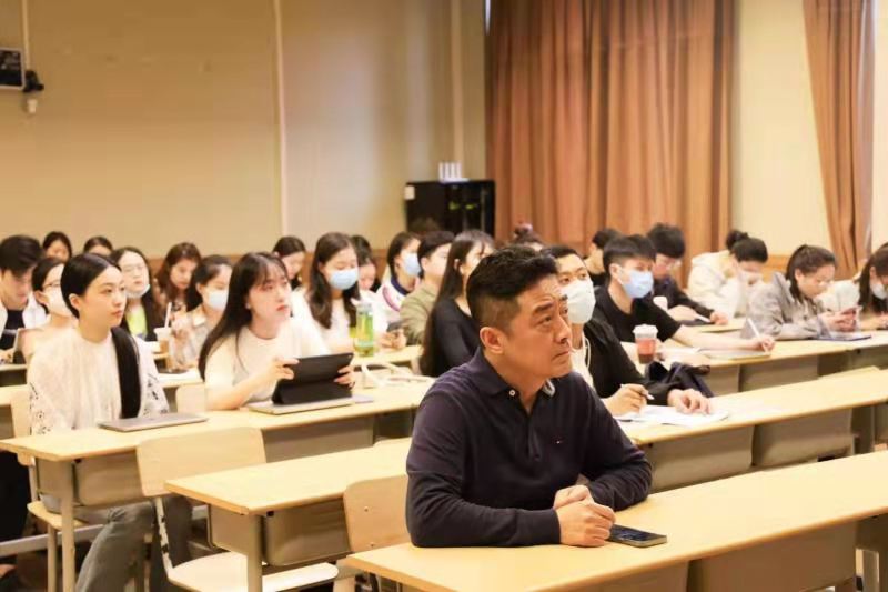 452f5cb66e50b3915bb37be5ac11fcf.jpg